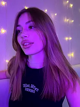 Elizabeth Tay online show from 10/26/25, 05:19