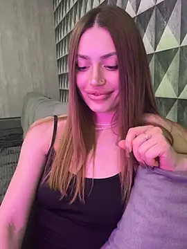 Elizabeth Tay online show from 03/10/26, 06:35