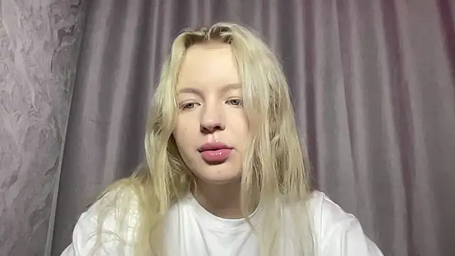 Snapshot of D0llySheep chatting on 10/04/25, 09:46 D0llySheep online show from 10/04/25, 09:46