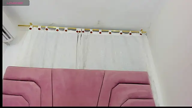 miajhonsonx online show from 04/10/26, 04:12