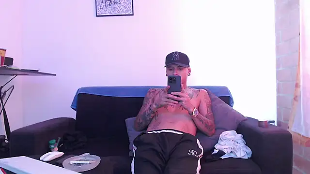 Snapshot of rickgraims chatting on 10/11/25, 03:54 rickgraims online show from 10/11/25, 03:54