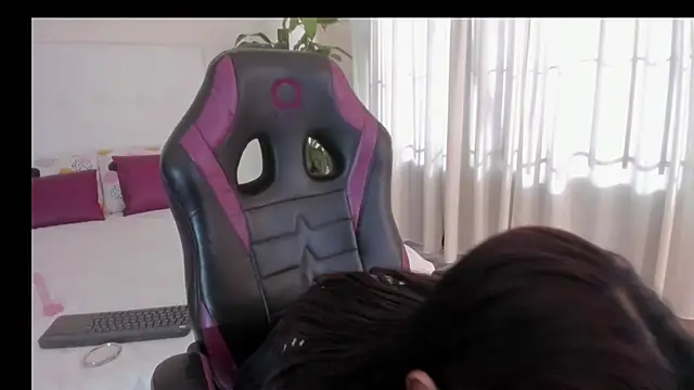 Snapshot of Diabla-09 chatting on 10/08/25, 12:47 Diabla-09 online show from 10/08/25, 12:47