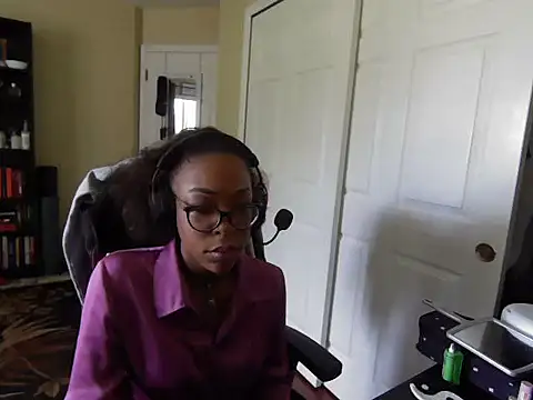 Snapshot of productivepussy chatting on 09/11/25, 05:35 productivepussy online show from 09/11/25, 05:35