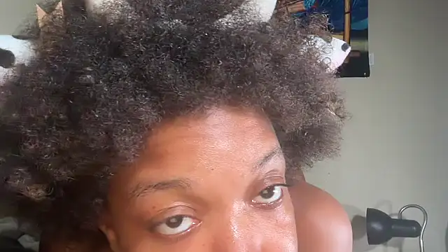 Snapshot of productivepussy chatting on 10/07/25, 06:10 productivepussy online show from 10/07/25, 06:10