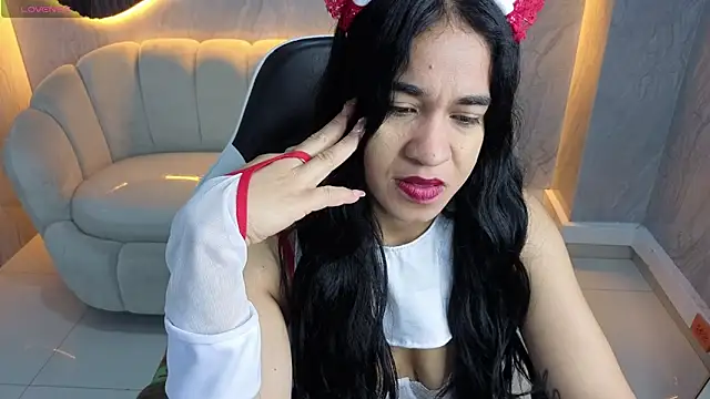 Snapshot of Maia_Tx chatting on 11/14/25, 12:59 Maia Tx online show from 11/14/25, 12:59