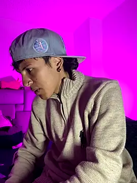 Snapshot of NaytonFreeman chatting on 11/04/25, 10:36 NaytonFreeman online show from 11/04/25, 10:36