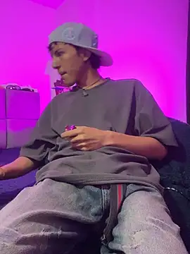 Snapshot of NaytonFreeman chatting on 11/06/25, 11:33 NaytonFreeman online show from 11/06/25, 11:33