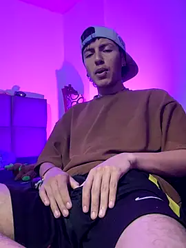 Snapshot of NaytonFreeman chatting on 11/14/25, 11:20 NaytonFreeman online show from 11/14/25, 11:20