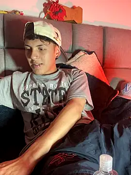 Snapshot of NaytonFreeman chatting on 12/15/25, 11:25 NaytonFreeman online show from 12/15/25, 11:25