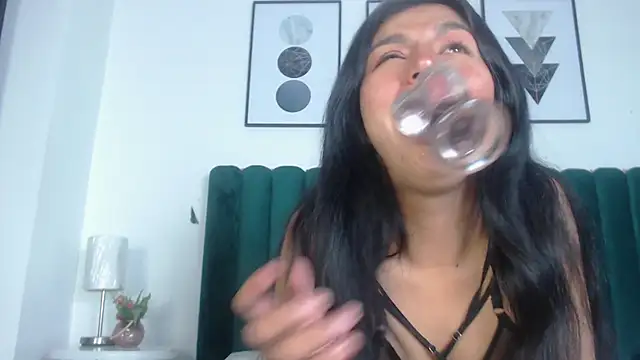 Keila Fg online show from 11/08/25, 01:00