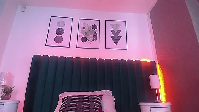 Keila Fg online show from 11/28/25, 08:11