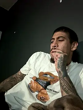 Snapshot of busnfatnutsLildee chatting on 11/03/25, 09:21 busnfatnutsLildee online show from 11/03/25, 09:21