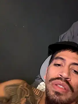 Snapshot of busnfatnutsLildee chatting on 11/14/25, 06:01 busnfatnutsLildee online show from 11/14/25, 06:01