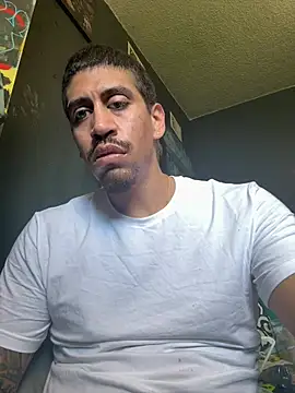 Snapshot of busnfatnutsLildee chatting on 03/24/26, 08:47 busnfatnutsLildee online show from 03/24/26, 08:47