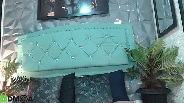 Snapshot of sheyla__ebony chatting on 10/29/25, 07:26 sheyla ebony online show from 10/29/25, 07:26