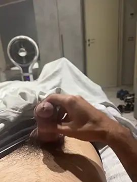 Snapshot of alexbergo87 chatting on 09/11/25, 08:31 alexbergo87 online show from 09/11/25, 08:31