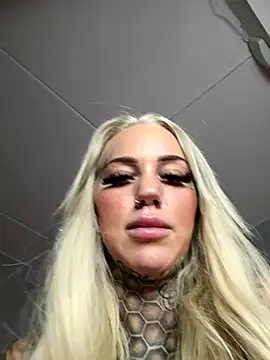 Snapshot of paulinaalatalo chatting on 09/16/25, 08:32 paulinaalatalo online show from 09/16/25, 08:32