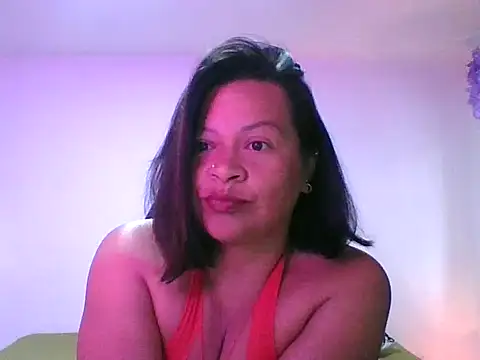 Snapshot of adri89-g chatting on 10/16/25, 11:33 adri89-g online show from 10/16/25, 11:33