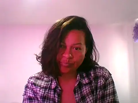 Snapshot of adri89-g chatting on 10/17/25, 12:08 adri89-g online show from 10/17/25, 12:08