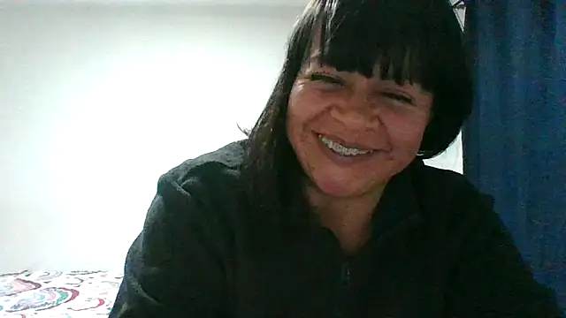 adri89-g online show from 02/02/26, 01:37