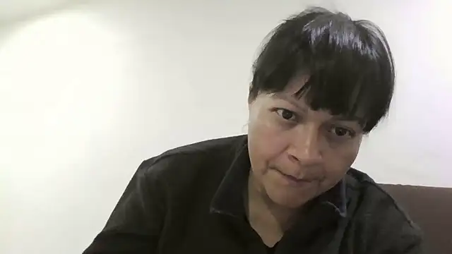 adri89-g online show from 05/01/26, 03:33