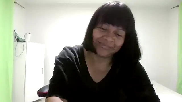 Snapshot of adri89-g chatting on 07/13/26, 11:51 adri89-g online show from 07/13/26, 11:51