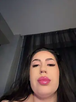 Snapshot of Andrestarr chatting on 06/19/26, 07:39 Andrestarr online show from 06/19/26, 07:39