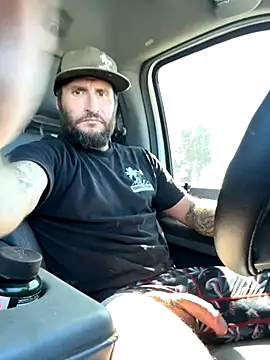 Snapshot of skip69xxx chatting on 09/30/25, 09:42 skip69xxx online show from 09/30/25, 09:42