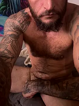 Snapshot of skip69xxx chatting on 10/21/25, 06:36 skip69xxx online show from 10/21/25, 06:36