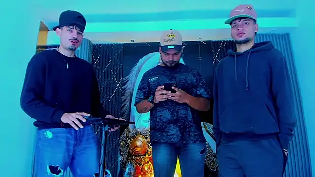 Snapshot of Iam_Steven chatting on 09/27/25, 12:32 Iam Steven online show from 09/27/25, 12:32