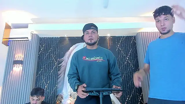 Snapshot of Iam_Steven chatting on 10/12/25, 01:21 Iam Steven online show from 10/12/25, 01:21