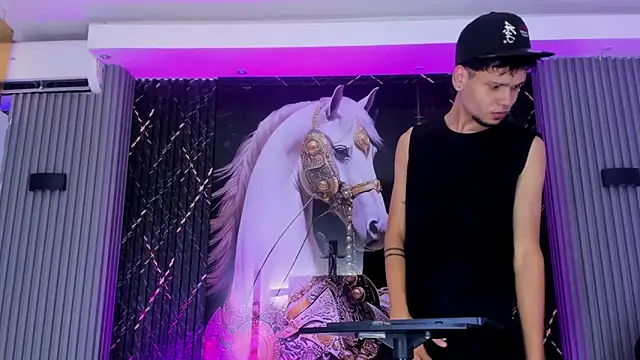 Snapshot of Iam_Steven chatting on 12/15/25, 05:17 Iam Steven online show from 12/15/25, 05:17