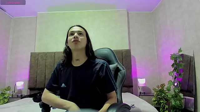 Snapshot of Almaazz chatting on 09/15/25, 07:47 Almaazz online show from 09/15/25, 07:47