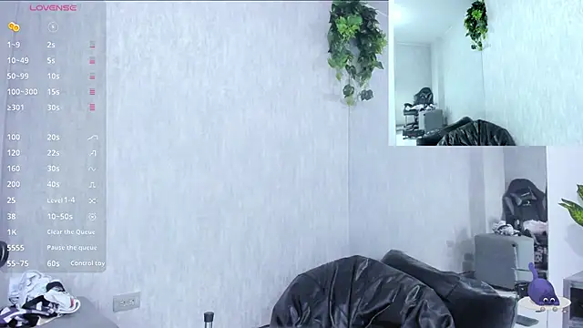 Snapshot of Almaazz chatting on 10/28/25, 07:49 Almaazz online show from 10/28/25, 07:49