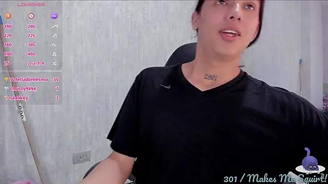 Snapshot of Almaazz chatting on 11/17/25, 04:35 Almaazz online show from 11/17/25, 04:35