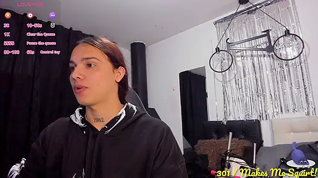 Snapshot of Almaazz chatting on 11/27/25, 08:22 Almaazz online show from 11/27/25, 08:22