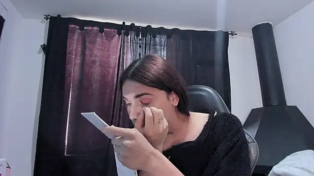 Snapshot of Almaazz chatting on 11/29/25, 12:30 Almaazz online show from 11/29/25, 12:30