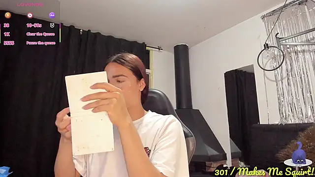 Snapshot of Almaazz chatting on 12/01/25, 12:04 Almaazz online show from 12/01/25, 12:04