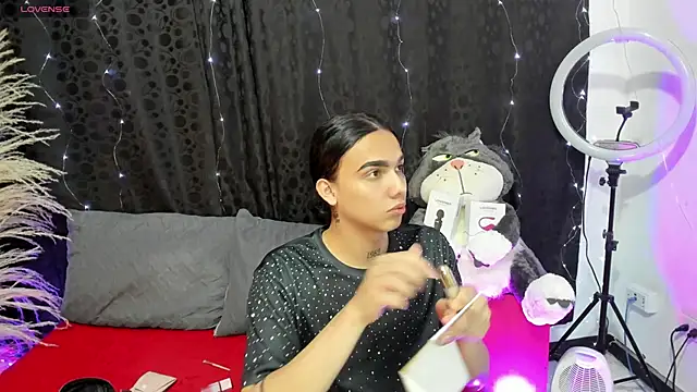 Snapshot of Almaazz chatting on 05/11/26, 03:34 Almaazz online show from 05/11/26, 03:34