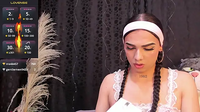 Snapshot of Almaazz chatting on 05/15/26, 07:21 Almaazz online show from 05/15/26, 07:21
