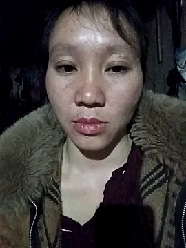 bonnie-00 online show from 12/05/25, 12:03