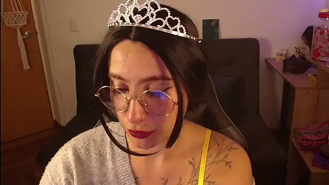 Miacatsito3 online show from 10/30/25, 01:18