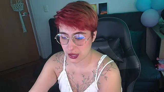 Miacatsito3 online show from 11/22/25, 08:52