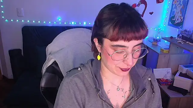 Miacatsito3 online show from 04/16/26, 01:50