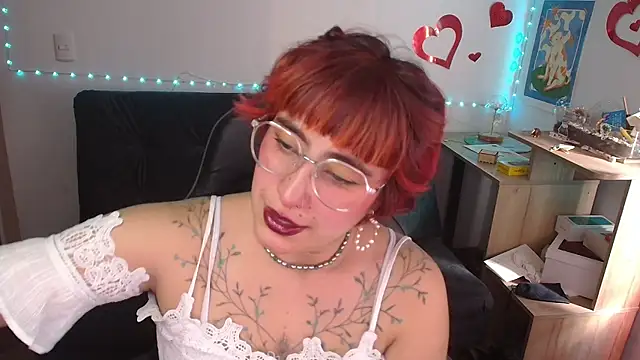 Miacatsito3 online show from 04/24/26, 08:22