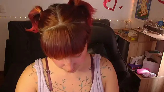 Miacatsito3 online show from 05/01/26, 07:40
