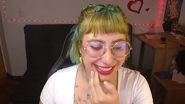 Miacatsito3 online show from 07/14/26, 01:41