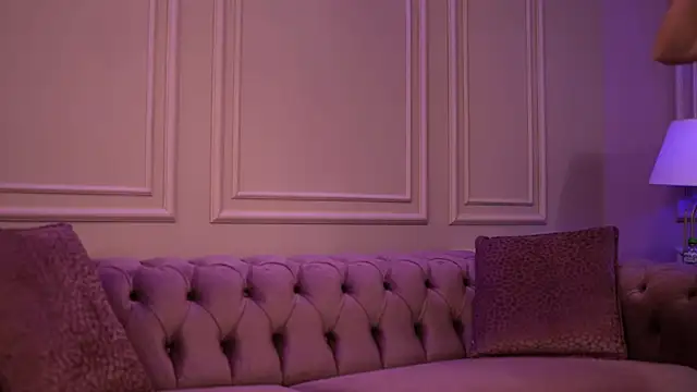 Snapshot of KatieHayes chatting on 11/02/25, 07:05 KatieHayes online show from 11/02/25, 07:05