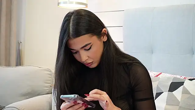 Snapshot of MyaMuse chatting on 11/13/25, 11:31 MyaMuse online show from 11/13/25, 11:31