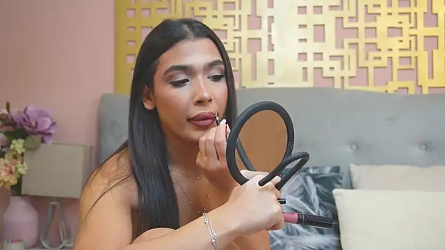 Snapshot of MyaMuse chatting on 12/04/25, 08:12 MyaMuse online show from 12/04/25, 08:12